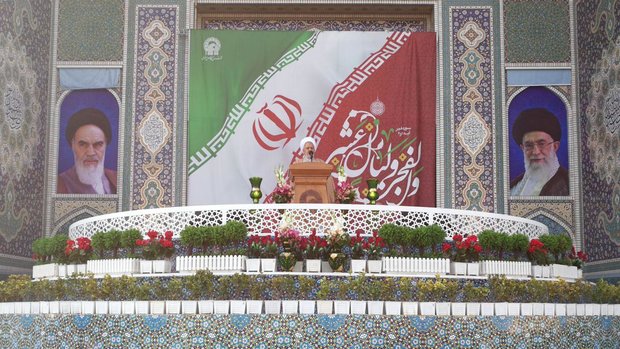 چشم جهانیان به ایران برای پیمودن مسیر انقلاب دوخته شده است