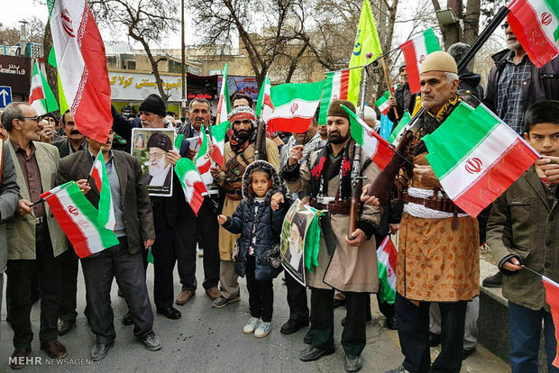 Tüm İran İslam İnkılabı zaferini kutladı