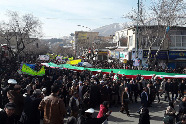 نمایش اقتدار ملی در کردستان/فریاد مرزداران در دفاع از نظام اسلامی