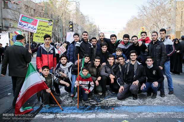 راهپیمایی تماشایی بیست و دوم بهمن - ۳