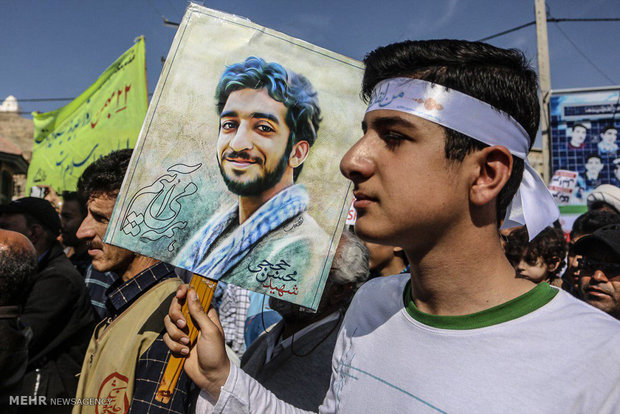 راهپیمایی یوم الله ۲۲ بهمن در لارستان - علی یگانه لاری