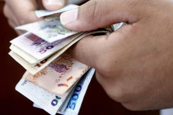قطر بانک ملی امارات را متهم به دستکاری در ارزش ریال کرد