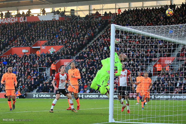 دیدار تیم های فوتبال ساوتهمپتون و لیورپول