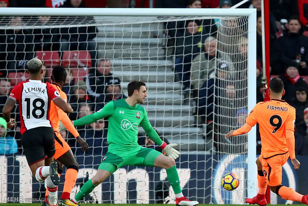 دیدار تیم های فوتبال ساوتهمپتون و لیورپول