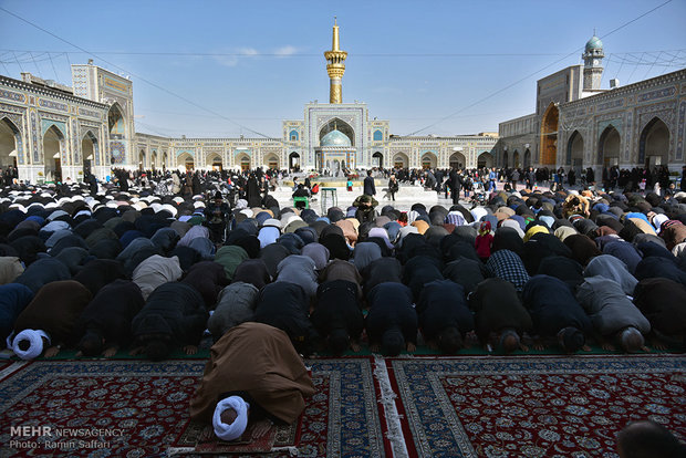 اقامه نماز باران در صحن حرم رضوی‎