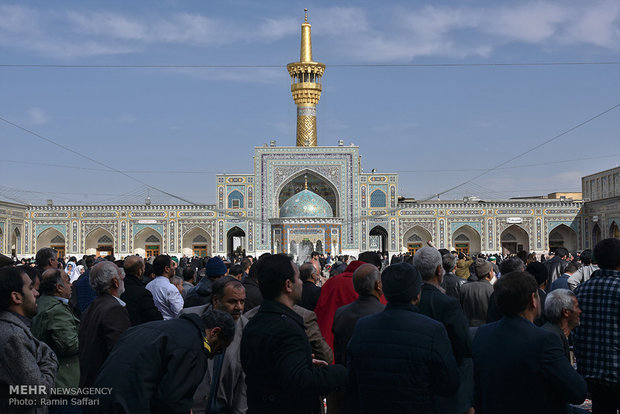 اقامه نماز باران در صحن حرم رضوی‎