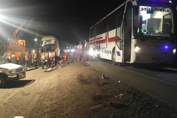 واژگونی اتوبوس در قزوین ۲۱ مصدوم و یک فوتی برجای گذاشت