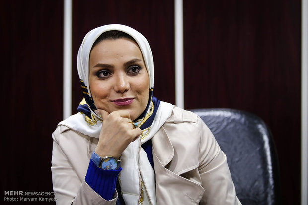 من اولین زن استنداپ کمدین ایران هستم