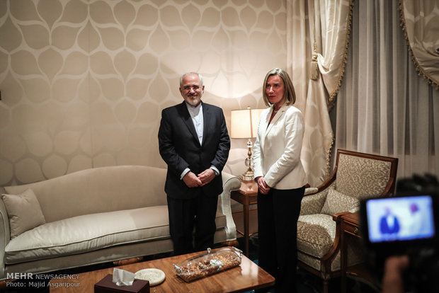 Zarif meets with EU chief