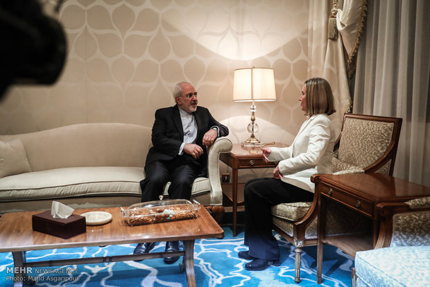 Zarif meets with EU chief