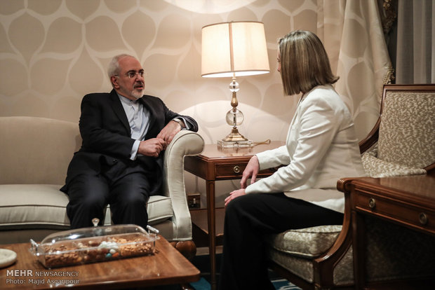 Zarif meets with EU chief