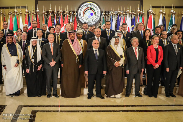 Zarif at Kuwait Intl. Conf. on Reconstruction of Iraq