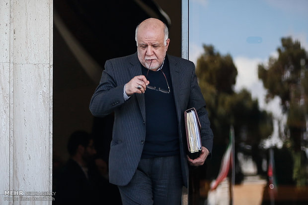 حاشیه جلسه ی هیئت دولت