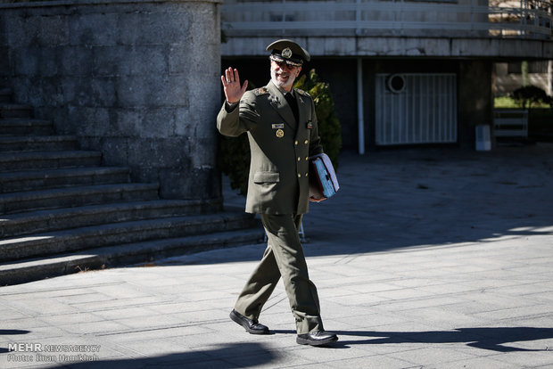 حاشیه جلسه ی هیئت دولت