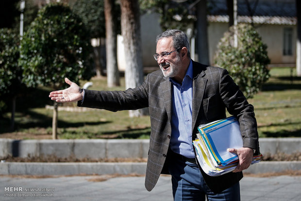 حاشیه جلسه ی هیئت دولت