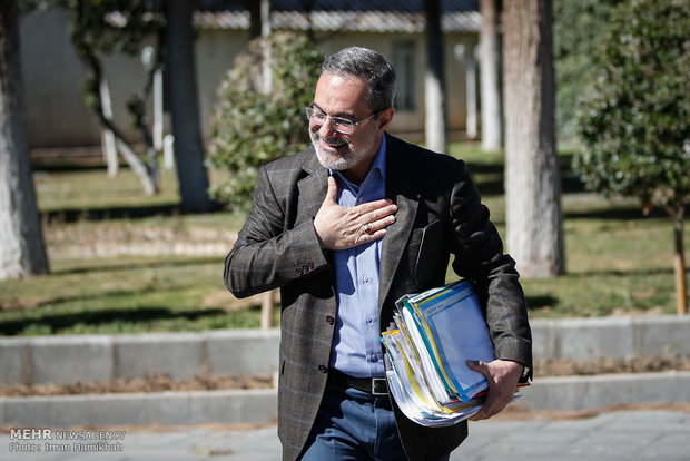 حاشیه جلسه ی هیئت دولت