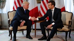  Donald Trump and Emmanuel Macron