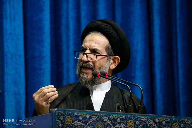 خطيب جمعة طهران يؤكد على انعدام ثقة الشعب الايراني بامريكا