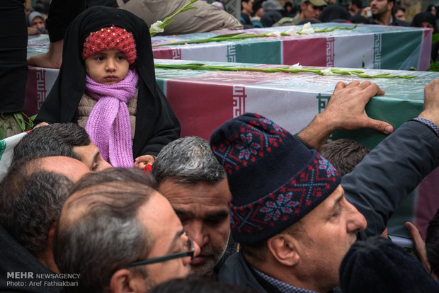 تشییع پیکر 9 شهید گمنام دوران دفاع مقدس
