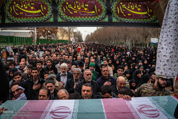 تشییع پیکر 9 شهید گمنام دوران دفاع مقدس