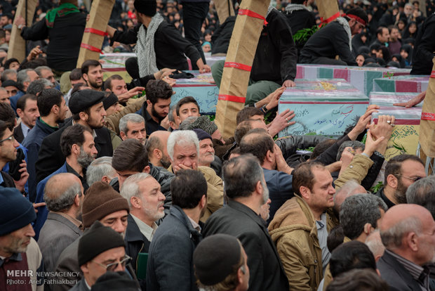 تشییع پیکر 9 شهید گمنام دوران دفاع مقدس
