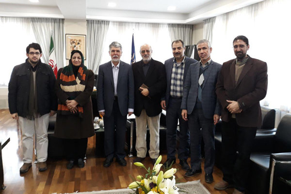 دیدار اعضای کارگروه بزرگداشت چهلمین سالگرد انقلاب با وزیر ارشاد