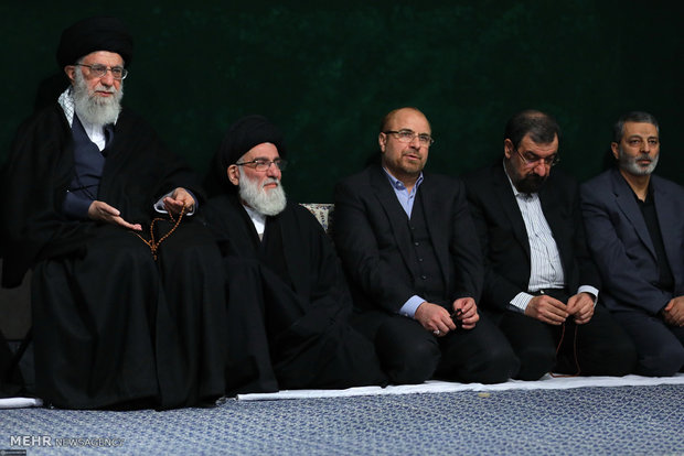حسینیہ امام خمینی (رہ) میں رہبر معظم کی موجودگی میں مجلس عزا