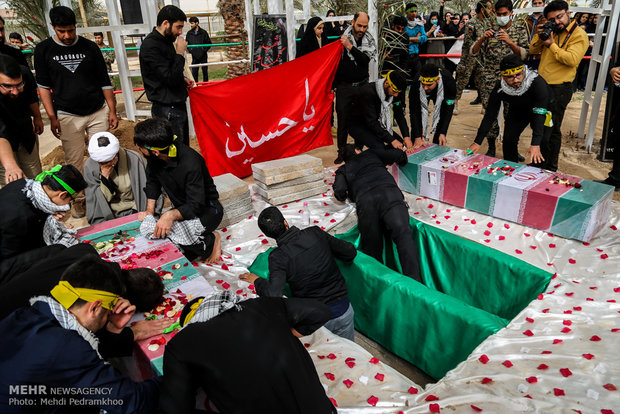 مراسم تشییع و تدفین دو شهید گمنام در دانشگاه پیام نور مرکز اهواز