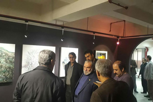 بازدید رییس فرهنگستان هنر از نمایشگاه تجسمی فجر