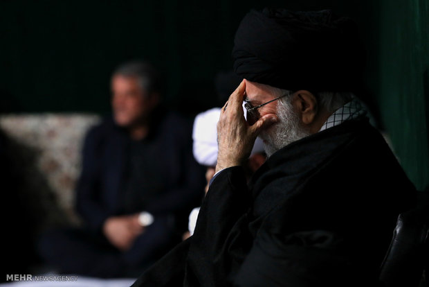اقامة مراسم العزاء الحسيني بمشاركة قائد الثورة الاسلامية