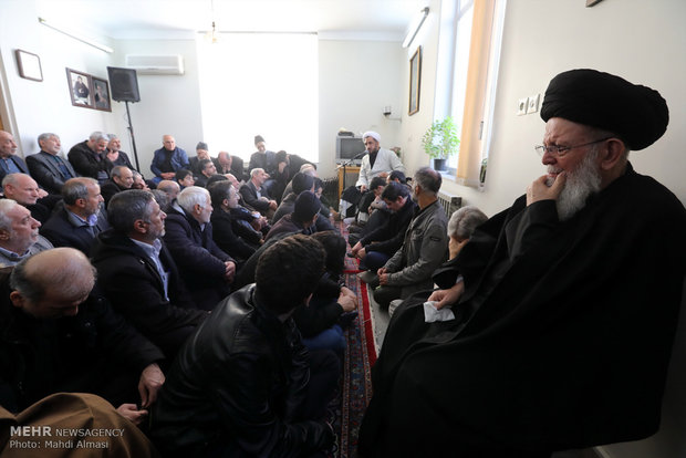 آیت اللہ موسوی زنجانی کے گھر میں حضرت زہرا (س) کی یاد میں مجلس شام غریباں