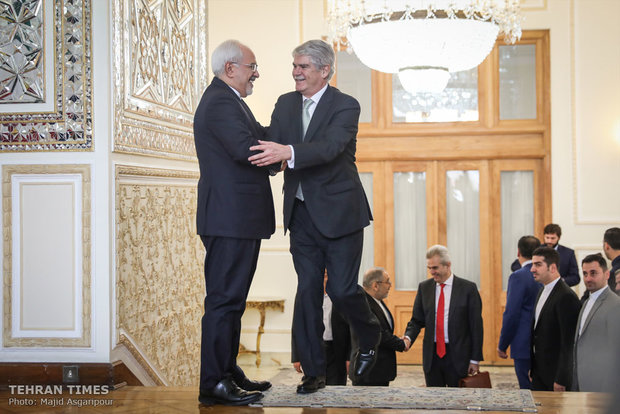 Zarif meets Spanish counterpart in Tehran