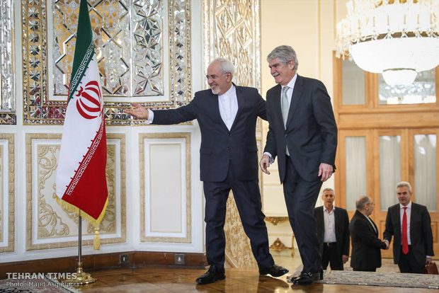 Zarif meets Spanish counterpart in Tehran