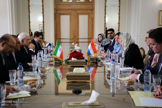 دیدار محمد جواد ظریف با وزیر امور خارجه هلند