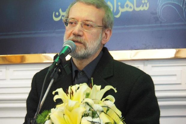 لاریجانی: عفاف، جامعه را از دریدگی و گسستگی نجات می دهد