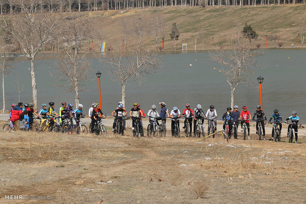 برگزاری مسابقه تریال دوچرخه سواری با استاندارد جهانی در نکا