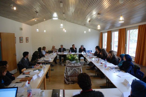 انعقاد الاجتماع الثاني حول ترويج اللغة والثقافة الإيرانية في ألمانيا
