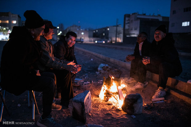 بازیکنان لذت نوشــیدن یک اســتکان چای، دور آتش را بعد از یک بازی پر هیجان کمتر از بازی توپ و چوب نمی دانند.