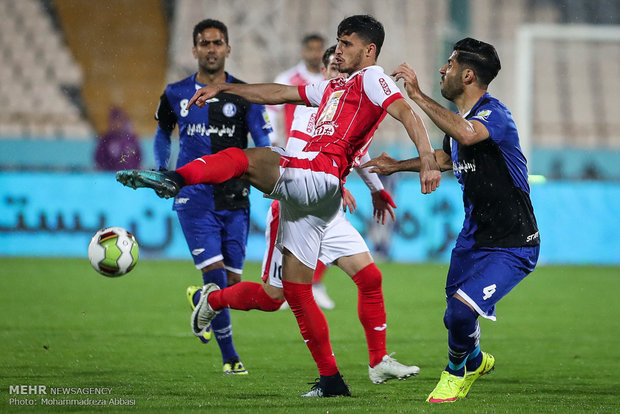 مبارات فريقي "برسبوليس طهران" و"استقلال خوزستان"