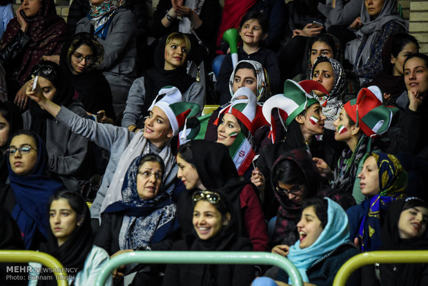 دیدار تیم های ملی بسکتبال ایران - عراق 