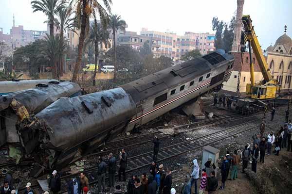 مصر میں دو ٹرینوں میں تصادم / 10 افراد ہلاک، 15 زخمی