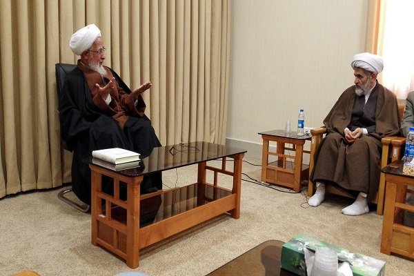 کارهایتان را به اذن و کمک حضرت حجت(عج) انجام دهید