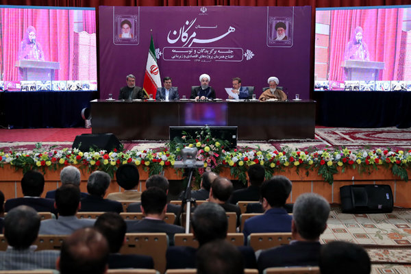 Rouhani inaugurates 17 infrastructural, 6 industrial projects in Hormozgan