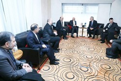 Zarif meets with Bosnia’s foreign trade min.