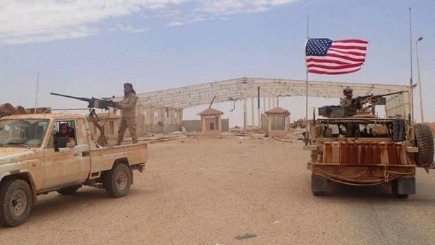 پایگاه نظامی آمریکا در جنوب شرق سوریه هدف حمله راکتی قرار گرفت