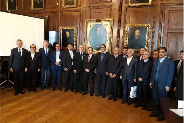 Iranian Hungarian medical universities ink MoU