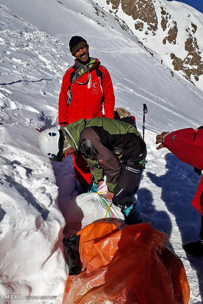 Searchers get ATR 72 block box down from top of Mount Dena