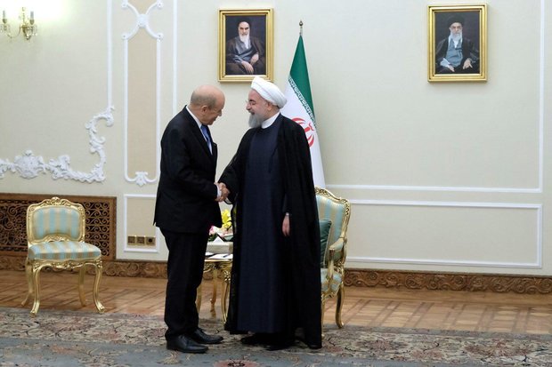 روحاني يلتقي بوزير الخارجية الفرنسي في طهران