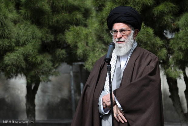 Ayat. Khamenei plants 2 saplings to mark Arbor Day