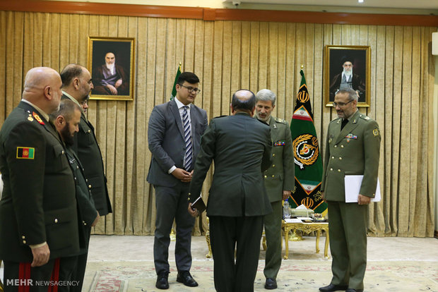 Iran, Afghanistan defense officials meet in Tehran